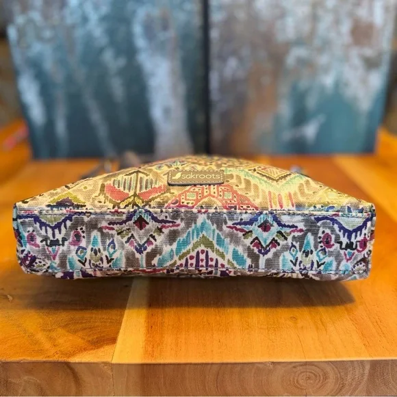 Sakroots Artist Circle Boho Chic Flat Crossbody: Like New - Picture 9 of 14